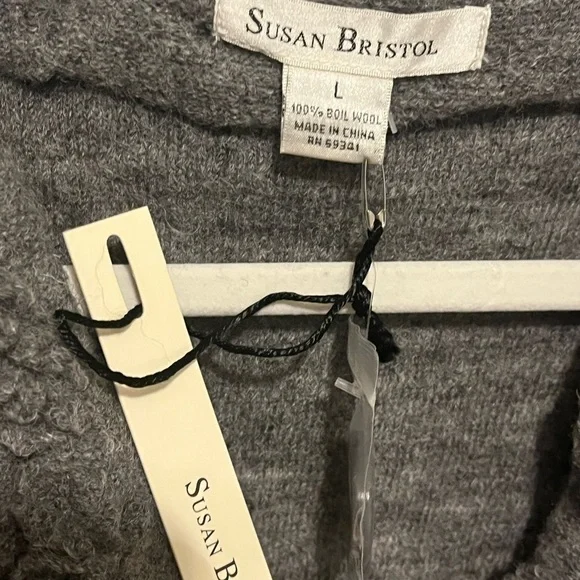 Susan Bristol NWT Grey Women’s Button-Up Cardigan, size large. - Picture 3 of 4